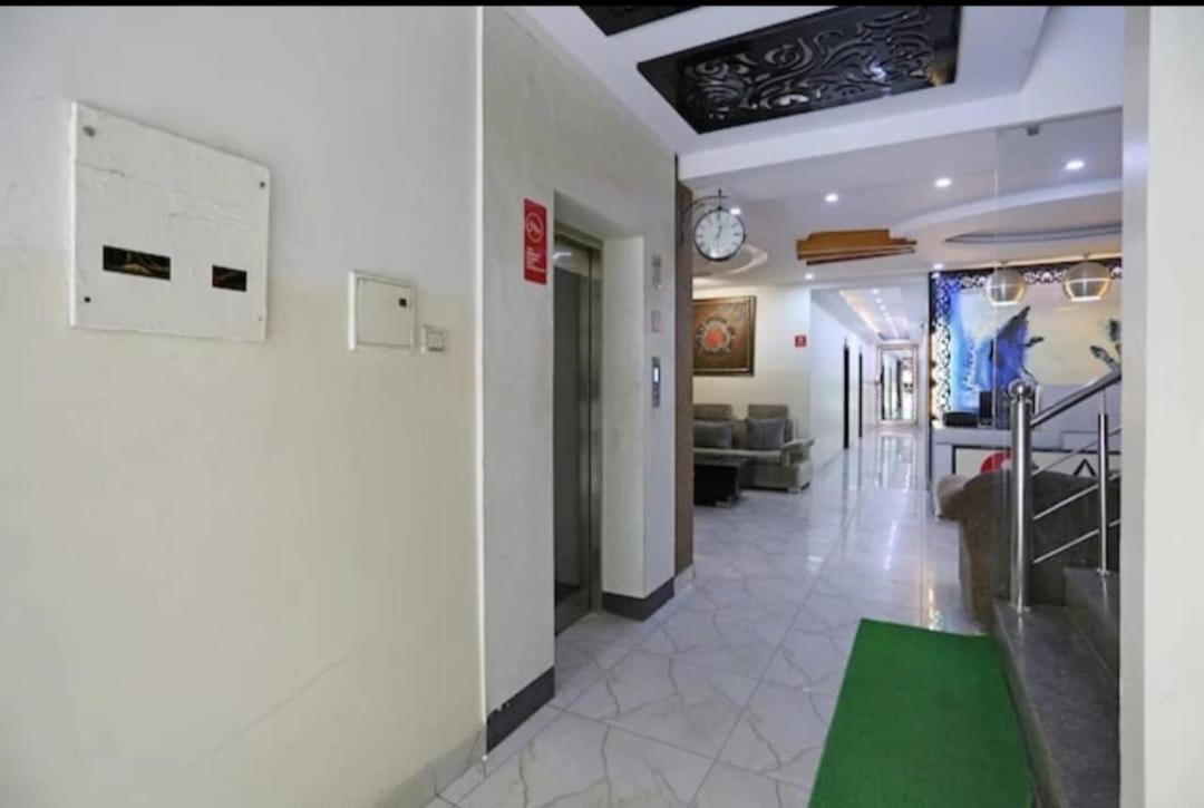 Hotel Airport Inn Near Delhi Airport 뉴델리 외부 사진